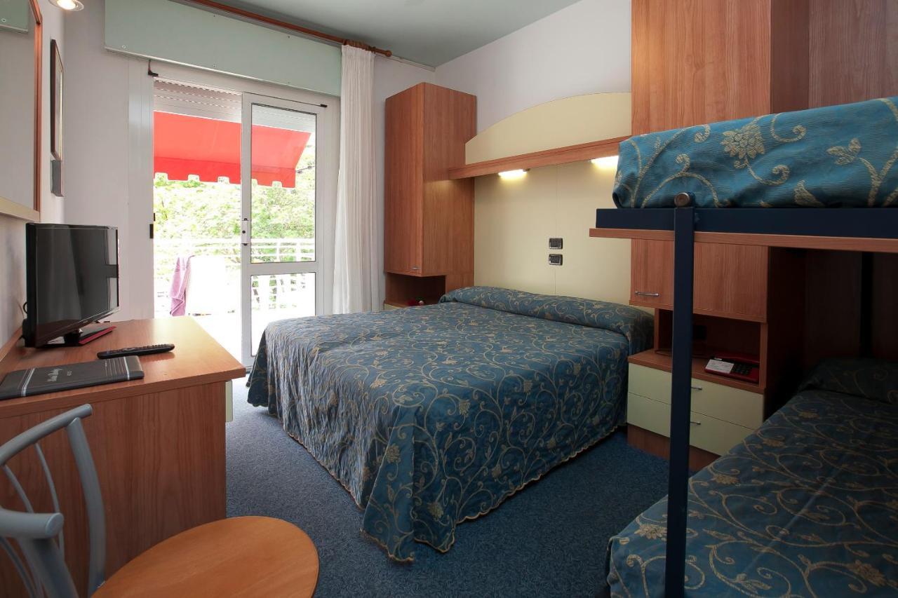 Hotel Derby S Лидо ди Йезоло Екстериор снимка