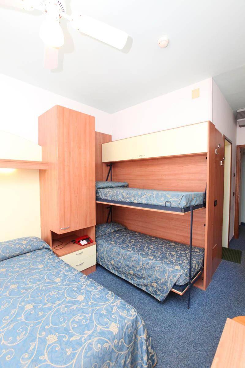 Hotel Derby S Лидо ди Йезоло Екстериор снимка