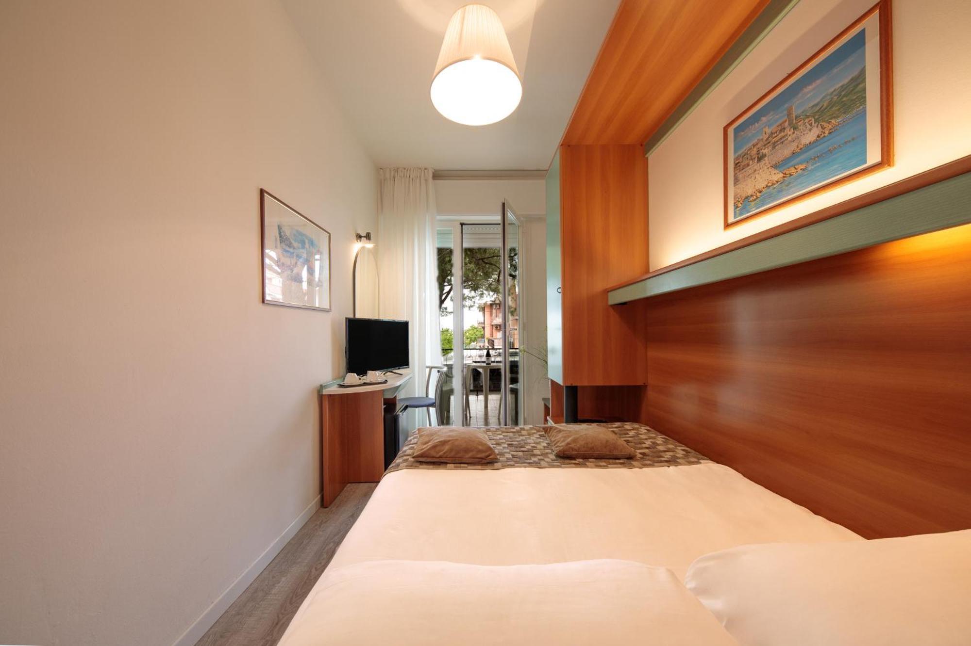 Hotel Derby S Лидо ди Йезоло Екстериор снимка