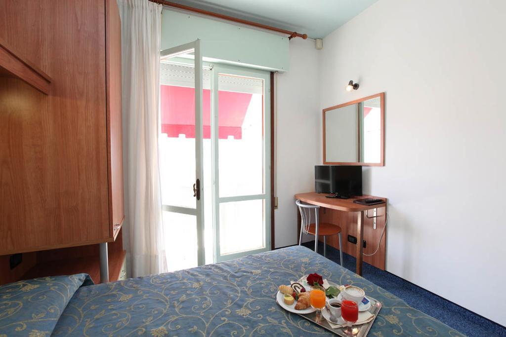 Hotel Derby S Лидо ди Йезоло Екстериор снимка