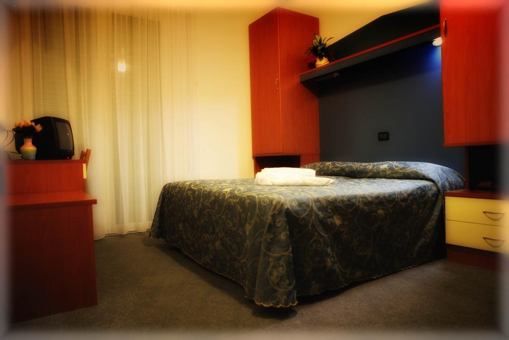 Hotel Derby S Лидо ди Йезоло Стая снимка